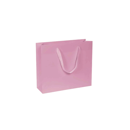 Chic in carta kraft con manico fettuccia e risvolto interno